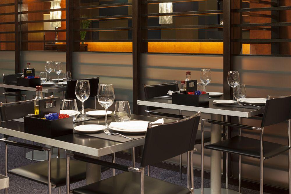 Ac Hotel Leon San Antonio By Marriott Bagian luar foto