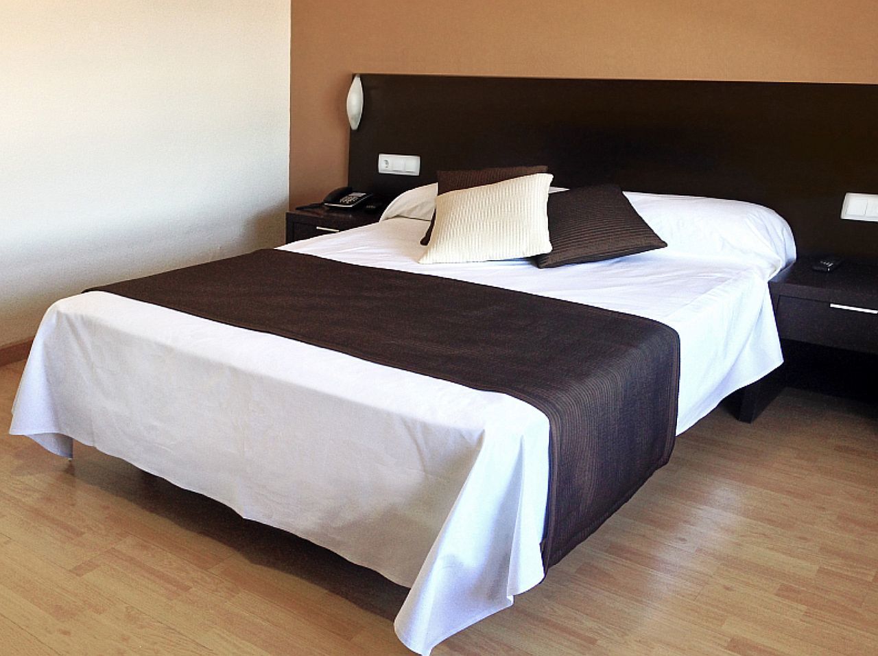 Ac Hotel Leon San Antonio By Marriott Bagian luar foto